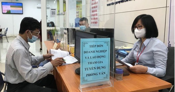 them-nhom-cong-chuc,-vien-chuc-nao-duoc-huong-chinh-sach-ve-huu-som,-thoi-viec?