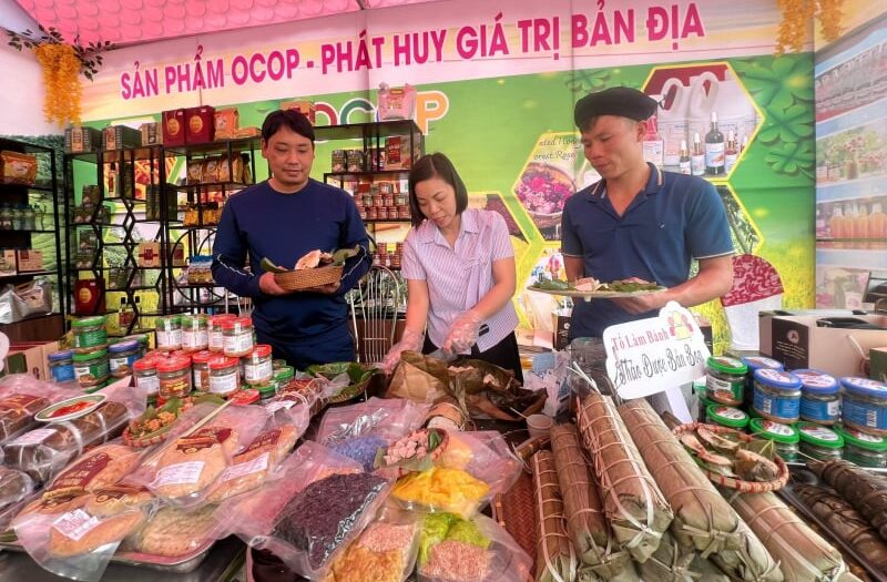 mon-ngon-ba-mien-quy-tu-lam-say-long-thuc-khach-ve-tray-hoi-gio-to-hung-vuong