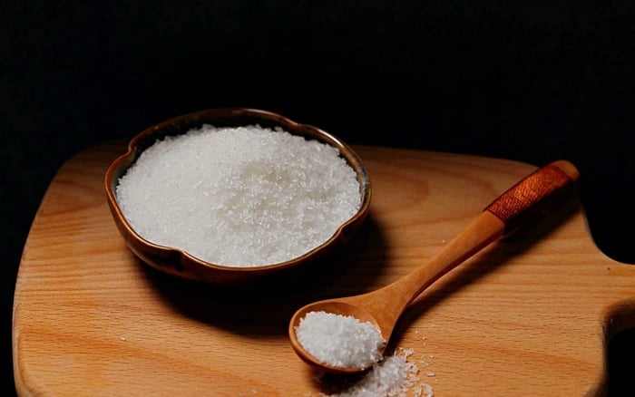 an-muoi-hay-mi-chinh-gay-hai-suc-khoe-hon?