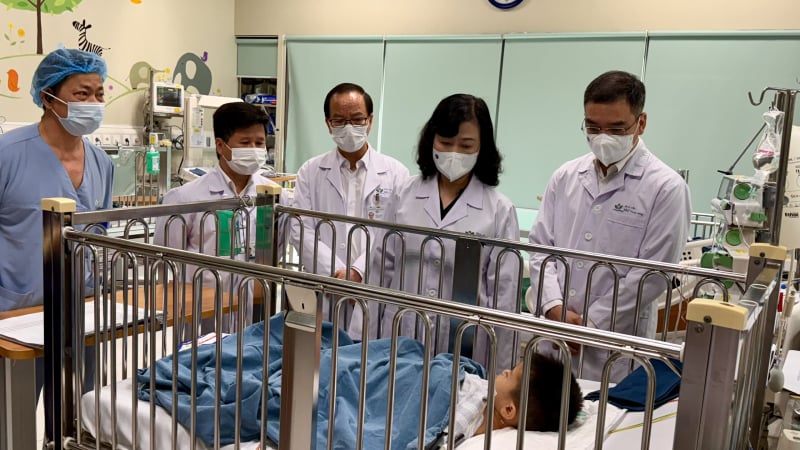 bo-truong-bo-y-te:-cap-cuu,-cuu-chua-cho-benh-nhan-la-uu-tien-hang-dau