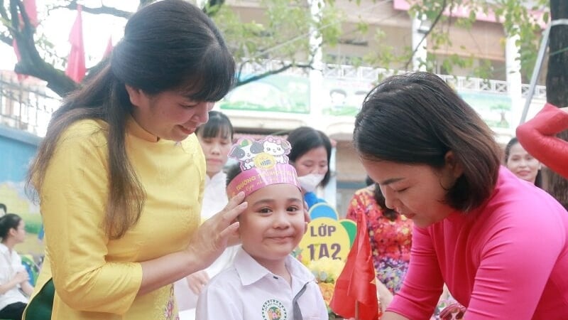 day-2-buoi/ngay,-mien-hoc-phi:-ung-ho-nhung-cung-tran-tro-cua-nguoi-trong-cuoc