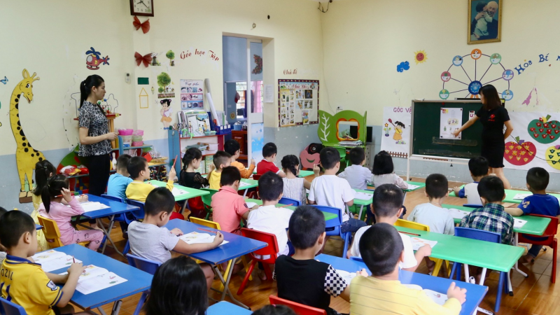 thu-tuong:-khong-vi-viec-sap-xep,-to-chuc-bo-may-ma-de-thieu-giao-vien