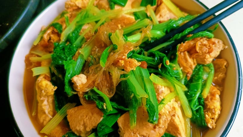 an-loai-rau-co-tinh-kiem-vao-mua-he,-bao-ve-mat,-tang-cuong-xuong,-ham-thit-rat-ngon