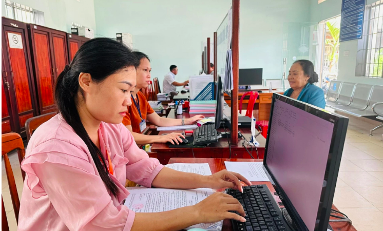 cong-chuc-xa-moi-sau-sap-nhap-se-khong-duoc-thieu-tieu-chuan-nao?