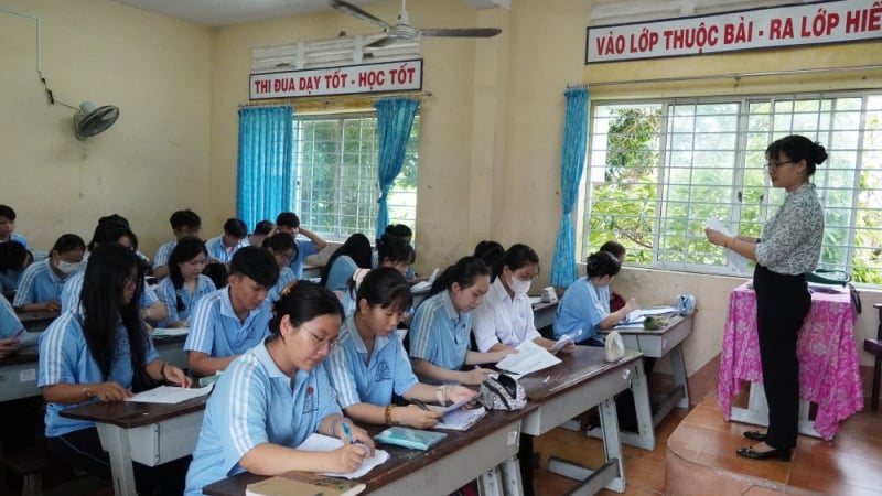 long-an-huong-den-mien-hoc-phi-ca-o-truong-ngoai-cong-lap