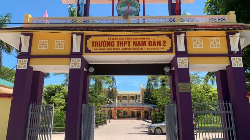 nghe-an:-diem-chuan-lop-10-giam-soc-con-2,5-diem,-truong-thpt-nam-dan-2-ly-giai