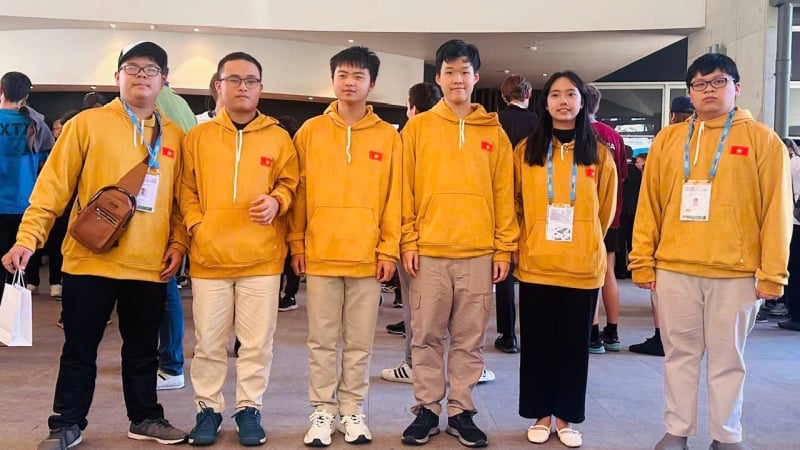 2-nam-sinh-nghe-an,-ha-tinh-xuat-sac-gianh-huy-chuong-vang-olympic-toan-quoc-te-2025