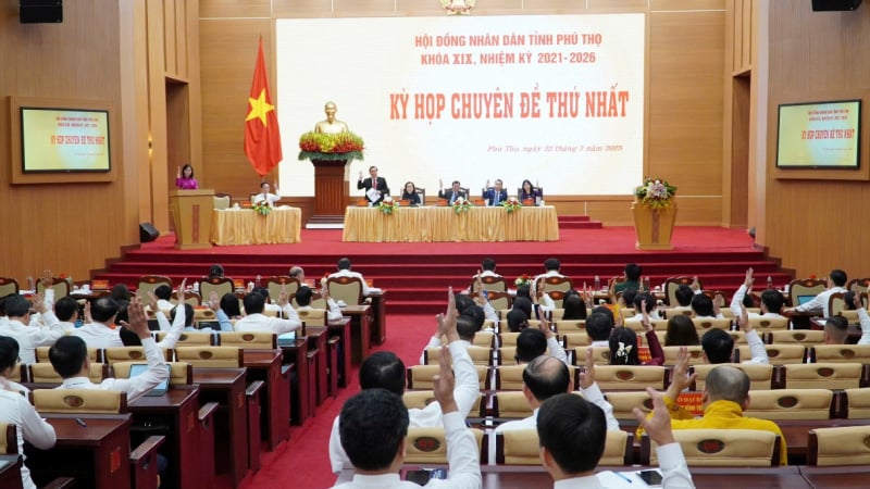 phu-tho-ho-tro-2,4-trieu-dong-cho-can-bo-di-lam-o-xa-nha-sau-sap-nhap