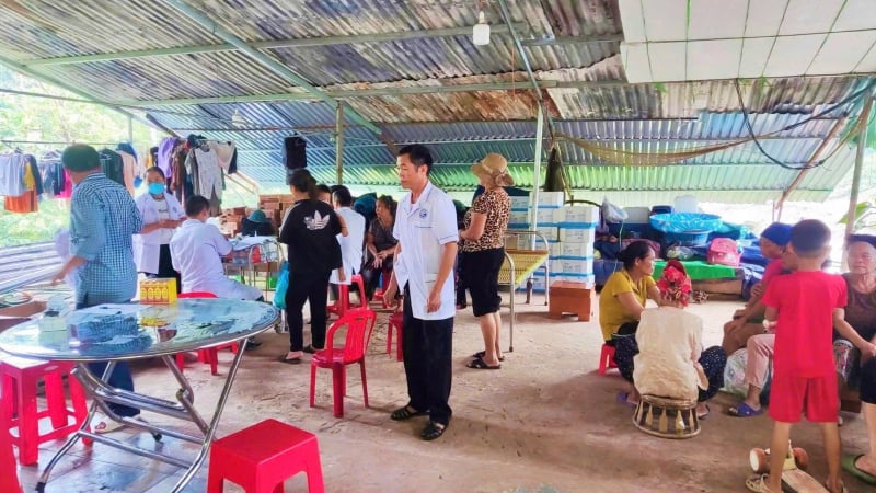 nghe-an:-muon-nha-dan-lam-tram-y-te-da-chien-noi-tam-lu,-tang-cuong-bac-si-kham-benh-cho-nguoi-dan