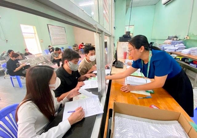 so-nguoi-huong-tro-cap-that-nghiep-tai-tp.-ho-chi-minh-giam-nhe