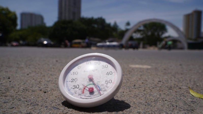 nang-nong-cuc-diem,-bac-si-canh-bao-ve-thong-tin-thoi-tiet-tang-1°c,-tang-10%-nguy-co-dot-quy