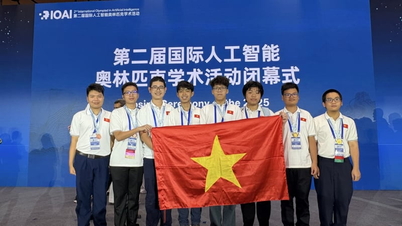lo-dien-8-nam-sinh-gianh-huy-chuong-olympic-tri-tue-nhan-tao-quoc-te-2025:-chu-yeu-hoc-lop-10,-11
