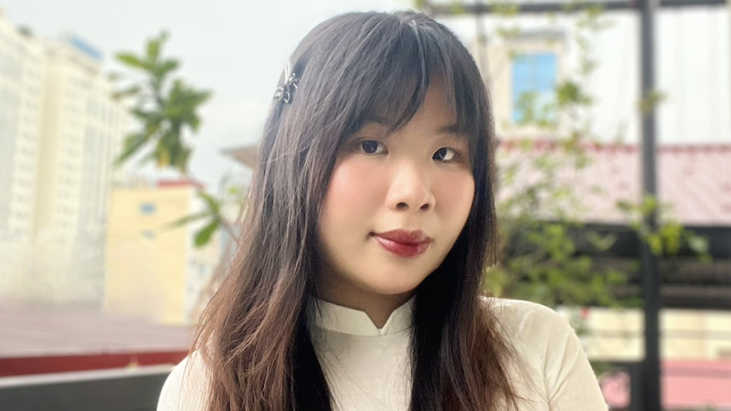 hoc-2-chuong-trinh-o-truong-top-dau-nganh-kinh-te,-nu-lop-truong-tot-nghiep-thu-khoa