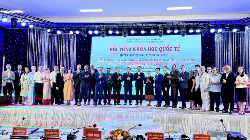 ninh-binh:-tim-giai-phap-phat-trien-du-lich-ben-vung-gan-voi-thuong-hieu-di-san-trang-an