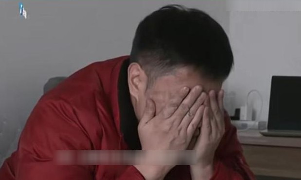 nguoi-dan-ong-16-nam-song-cung-cha-nuoi,-van-kien-tri-tim-kiem-cha-me-ruot