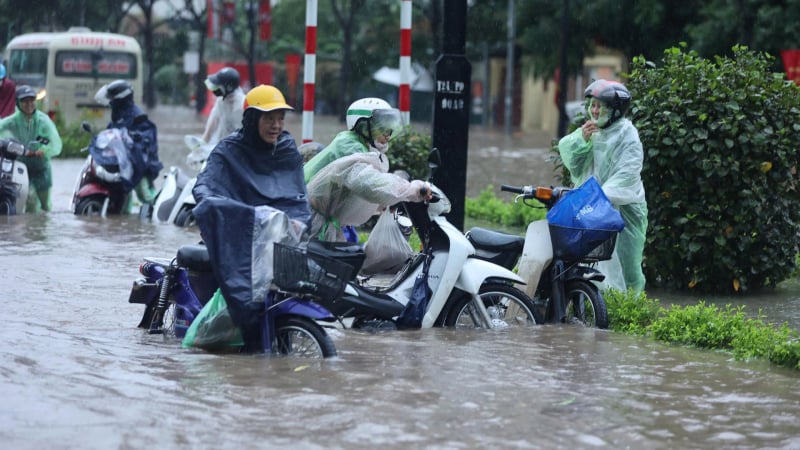 hoc-sinh-nghi-hoc-do-ngap-lut-sau-bao-so-5