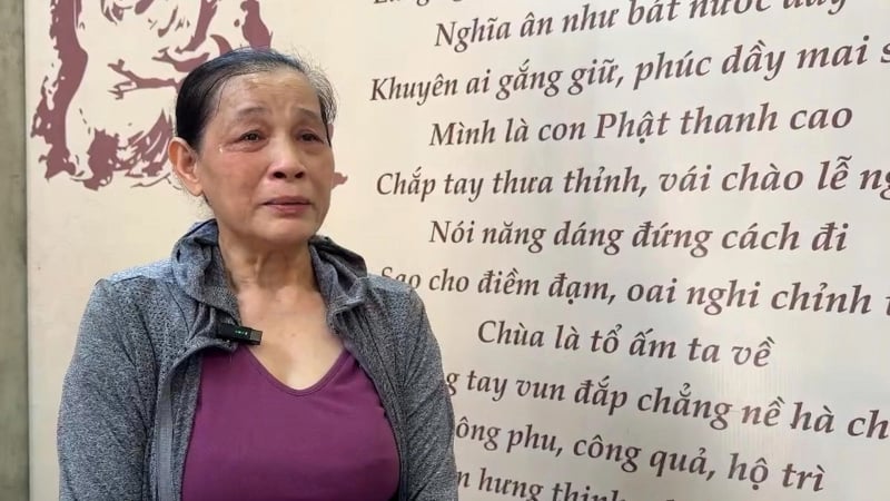 nguoi-dan-rung-rung-noi-nho-cha-me-trong-ngay-le-vu-lan