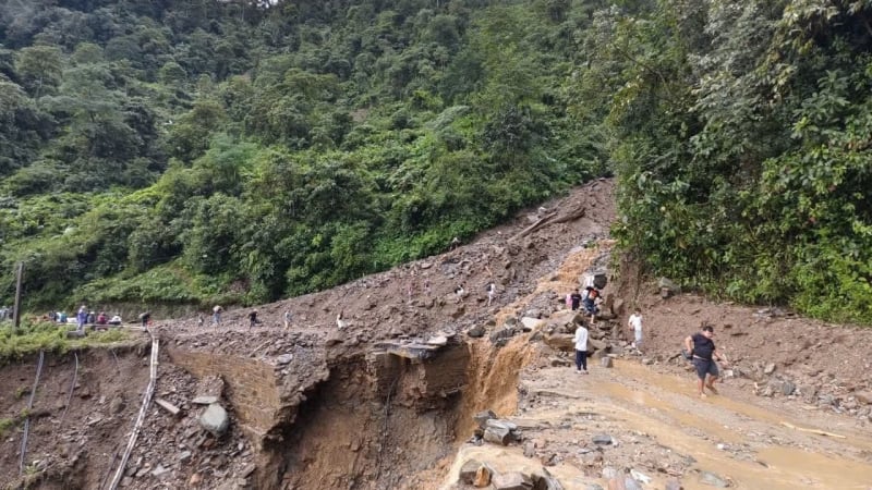 sat-lo-khu-vuc-deo-khau-pha,-khuyen-cao-du-khach-can-nhac-check-in-mua-vang-mu-cang-chai