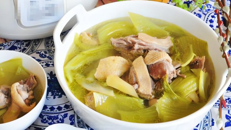 loai-rau-khong-lo,-giau-vitamin,-giup-giam-met,-cai-thien-thi-luc,-ham-canh-cuc-ngon