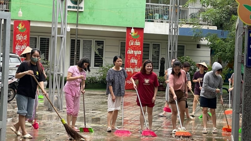 mua-lon,-hang-loat-truong-o-ha-noi-thong-bao-cho-hoc-sinh-hoc-truc-tuyen-ngay-7/10