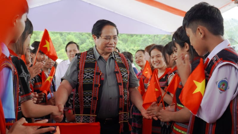 thu-tuong-du-le-khoi-cong-truong-hoc-o-xa-mien-nui-tpda-nang