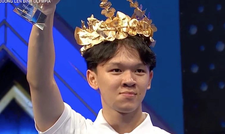 thanh-tich-dang-ne-cua-nam-sinh-khanh-hoa-vao-chung-ket-duong-len-dinh-olympia-2025