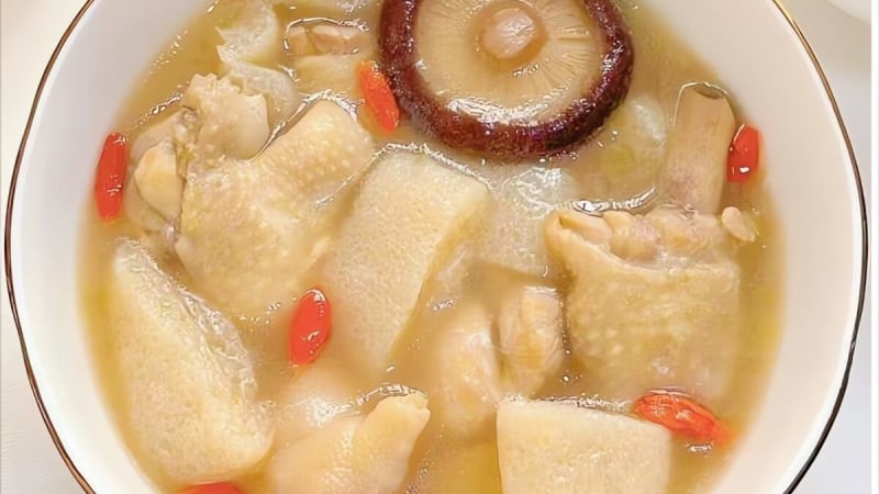 loai-rau-nu-hoang,-xinh-dep,-quy-hiem,-co-kali-gap-40-lan-chuoi,-nau-canh-ga-ngot-ngon,-cuc-bo