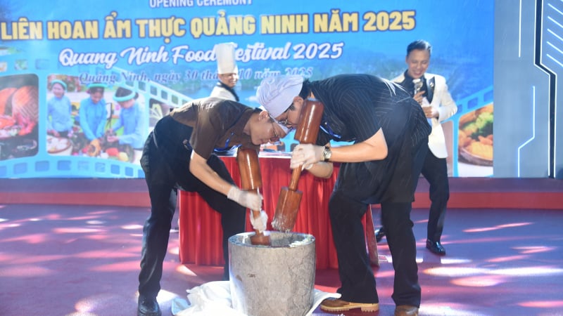 trai-nghiem-tu-lam-dac-san-cha-muc-ha-long-tai-lien-hoan-am-thuc-quang-ninh-2025