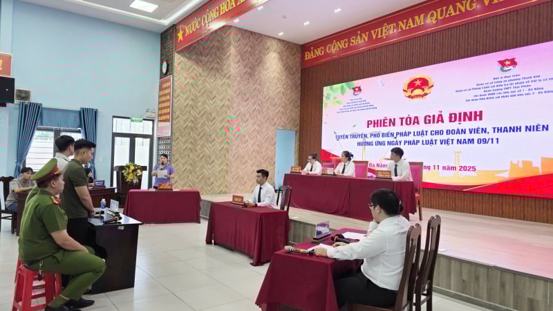 trai-nghiem-“hoc-luat”-thu-vi-cua-hoc-sinh-da-nang-qua-phien-toa-gia-dinh