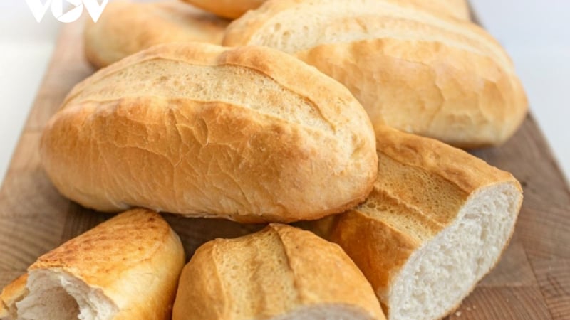 banh-mi-ngon,-bo,-re-nhung-nhung-nguoi-nay-cho-dai-an-nhieu-keo-tu-hai-minh