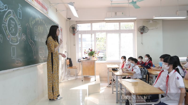 xung-quanh-he-so-luong-dac-thu-cua-nha-giao:-co-thuc-su-giup-giao-vien-song-duoc-bang-luong?