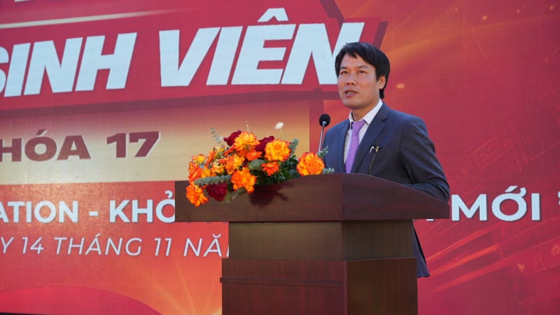 bai-phat-bieu-hay-cua-thay-hieu-truong-da-cham-den-trai-tim-khien-toan-truong-lang-im