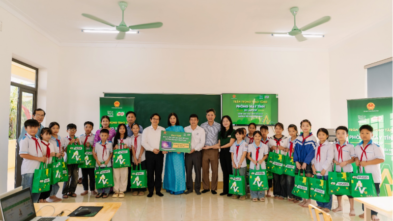 nestle-trao-tang-phong-may-tinh-giup-hoc-sinh-tiep-can-cong-nghe