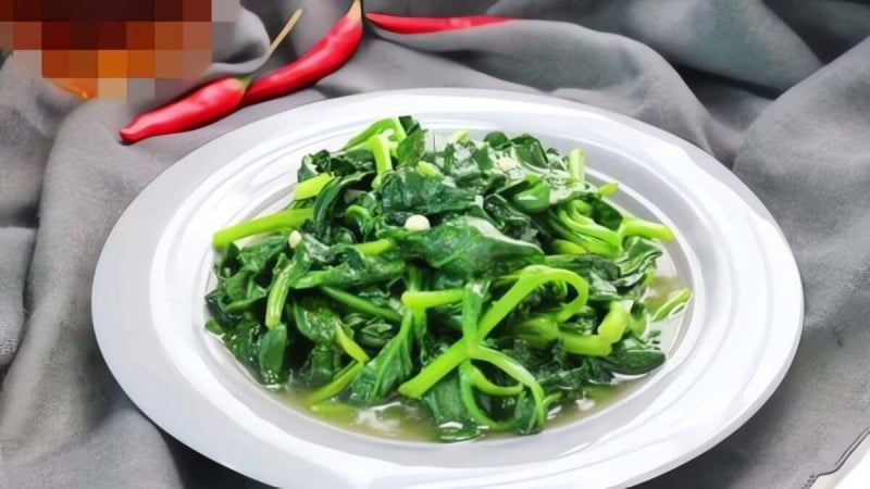 loai-rau-gia-re-ban-day-cho,-co-canxi-nhieu-hon-ca-sua,-xao-chay-cung-ngon-tuyet