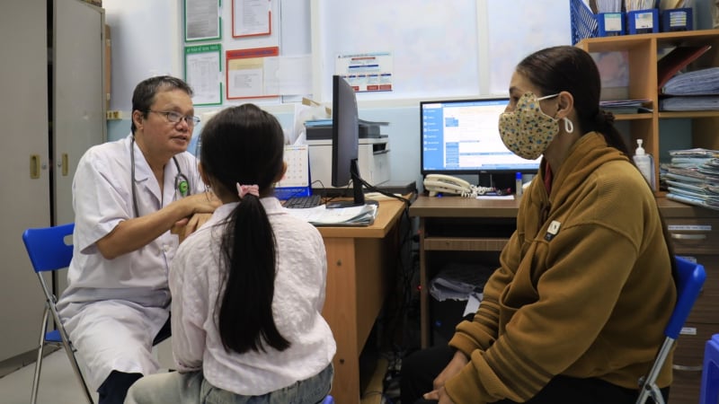 “cuoc-chien-chong-hiv/aids-cua-nhung-nguoi-khoac-blouse-trang-–-ky-cuoi:-thap-len-niem-tin