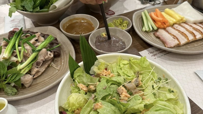 bep-hoa:-nhieu-khach-hang-buc-xuc-to-quan-bep-hoa-ban-hang-dat,-dich-vu-kem-xa-loi-quang-cao