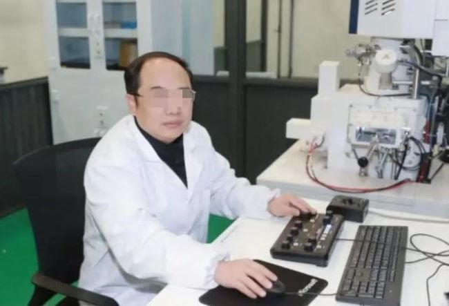 giao-su-truong-dai-hoc-lon-mua-bang,-gia-mao-ho-so,-lua-hoc-vien-ca-nam-troi-khong-ai-hay-biet