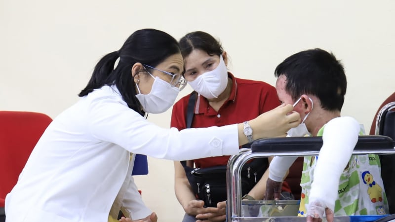 vu-dot-nha-khien-2-nguoi-chet-o-gia-lai:-be-trai-5-tuoi-hoi-phuc,-sap-xuat-vien