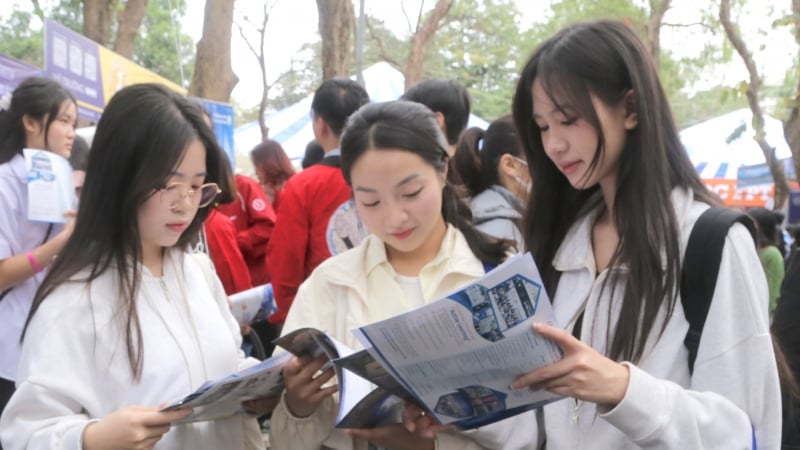 tranh-luansiet-dao-tao-nganh-y,-luat-trong-thoi-gian-toi:-chuyen-gia-noi-gi?