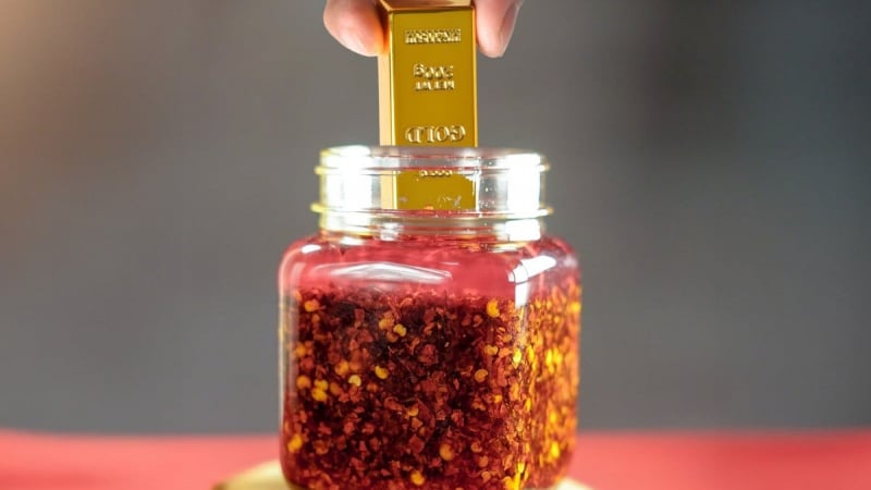 nguoi-dan-ong-giau-2-thoi-vang-trong-hu-tuong-ot,-suyt-mat-trang