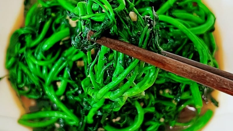 loai-rau-dan-da,-huong-vi-la,-giup-bo-phoi,-giai-doc,-ngu-ngon,-xao-toi-thom-phuc-ai-cung-me