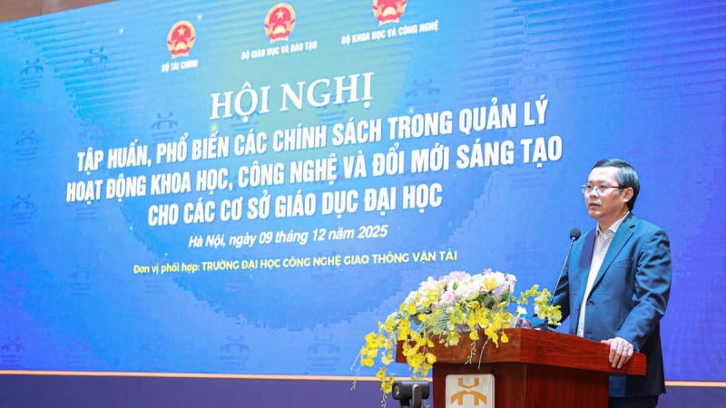 thu-truong-bo-gddt:-cac-truong-dai-hoc-can-day-manh-hoat-dong-nghien-cuu,-khoa-hoc-–-cong-nghe