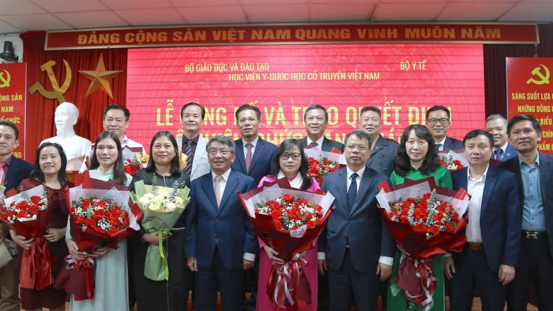 9-pho-giao-su-cua-hoc-vien-y-duoc-hoc-co-truyen-viet-nam-vua-dat-chuan-chuc-danh-2025-la-ai?
