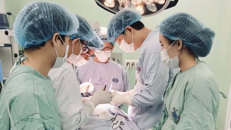 u-tuyen-giap-lon-suyt-bit-duong-tho-vi-chu-quan-khong-di-kham