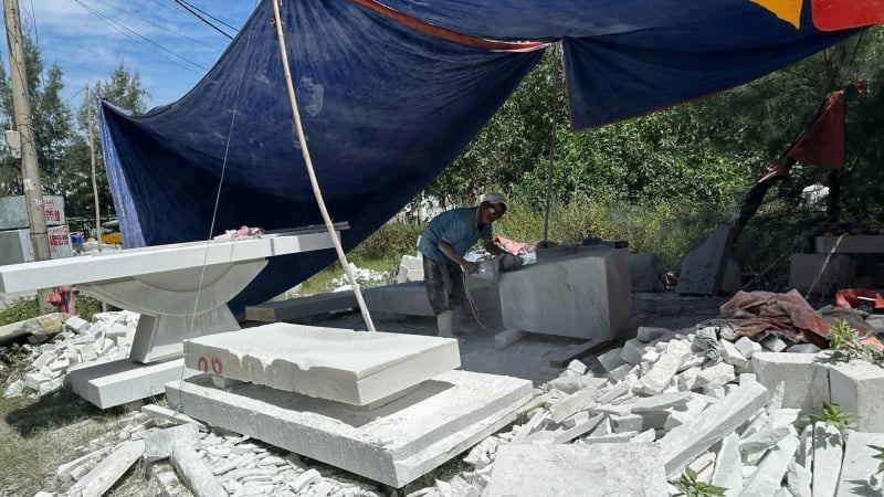 hang-tram-ho-dan-“ket”-giua-o-nhiem,-lang-da-non-nuoc-cho-ngay-di-doi