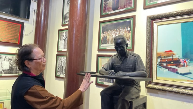 chuyen-tinh-mot-ong-–-hai-ba-cua-vi-tuong-tinh-bao-huyen-thoai,-bi-an-nhat-viet-nam