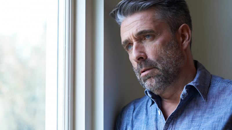 canh-giac-6-dau-hieu-tram-cam-o-tuoi-trung-nien,-du-bao-chung-mat-tri-nho-sau-nay