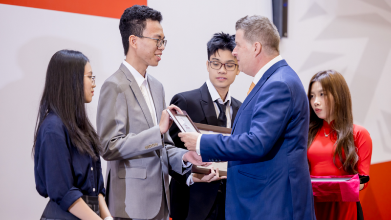 co-hoi-gianh-hoc-bong-“khung”-lay-bang-chuan-anh-quoc-chinh-quy-duy-nhat-trong-nam-2026