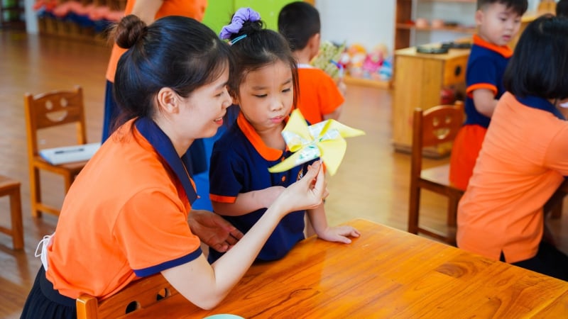 giao-vien-mam-non-se-duoc-giam-gio-day,-khong-kiem-nhiem-qua-2-nhiem-vu?