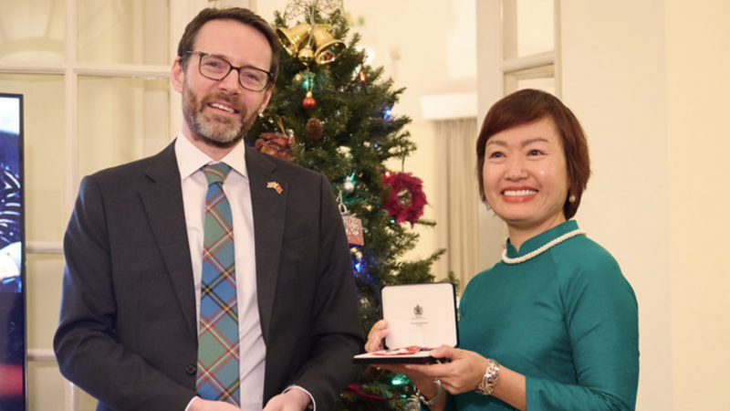 chan-dung-nguoi-phu-nu-viet-nam-dau-tien-vua-duoc-hoang-gia-anh-vinh-danh